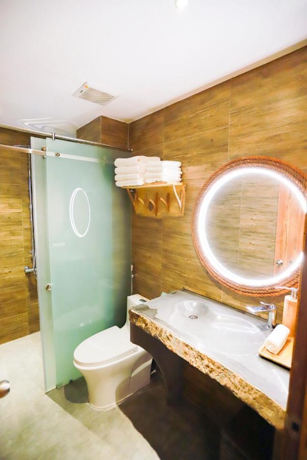 Rustic Hotel Quy Nhon Powered By Aston Bagian luar foto